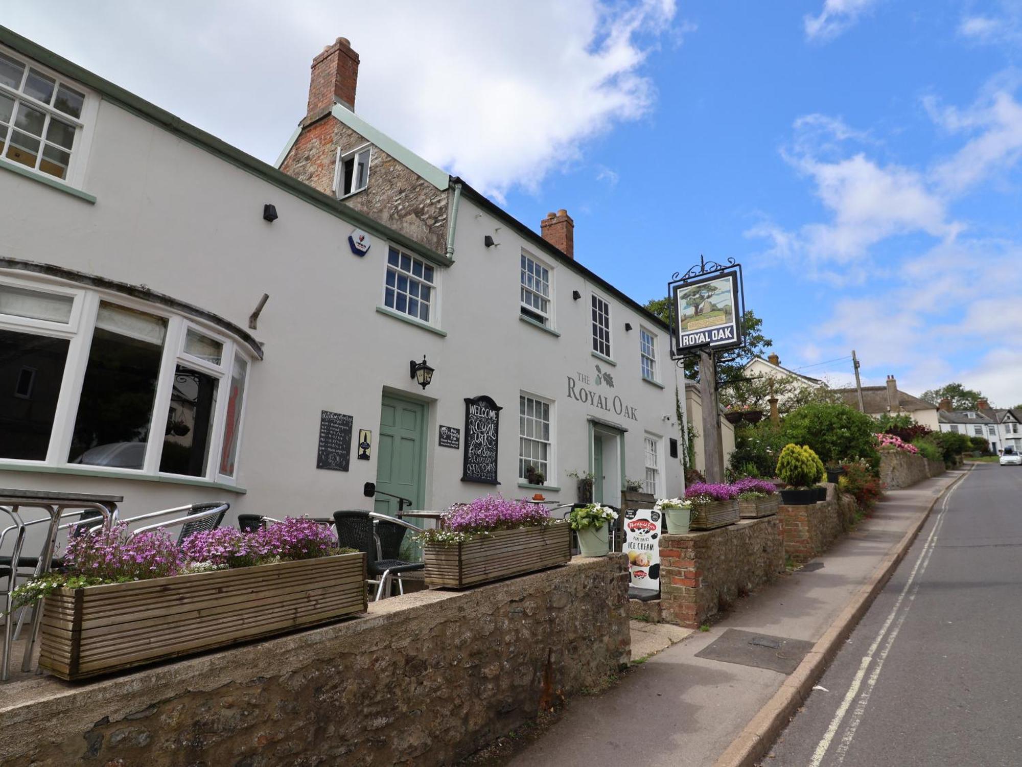 3 Grange Villas Bridport Exterior photo